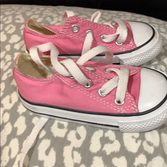 Toddler converse never worn - Picture 1 of 2
